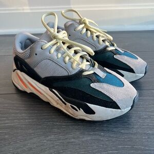 Yeezy 700 Wave Runner